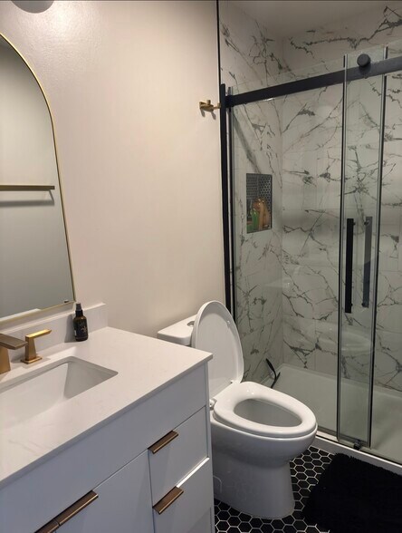 Building Photo - 18025 Lisbon Dr