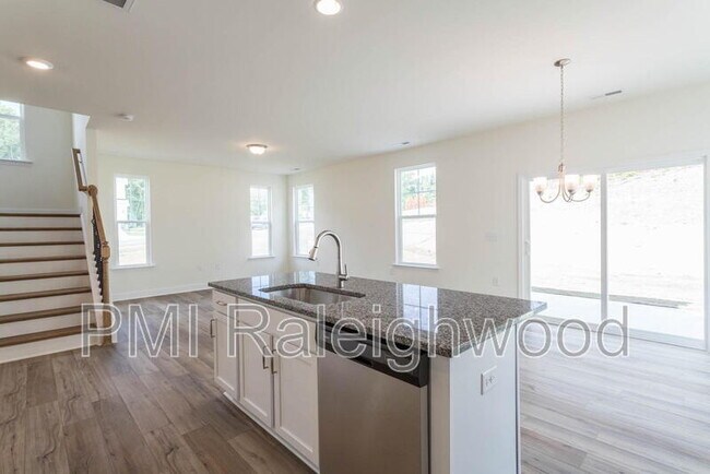 Building Photo - 2001 Seford Dr