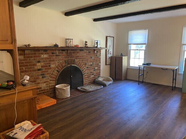 Building Photo - 7907 Laural Valley Way