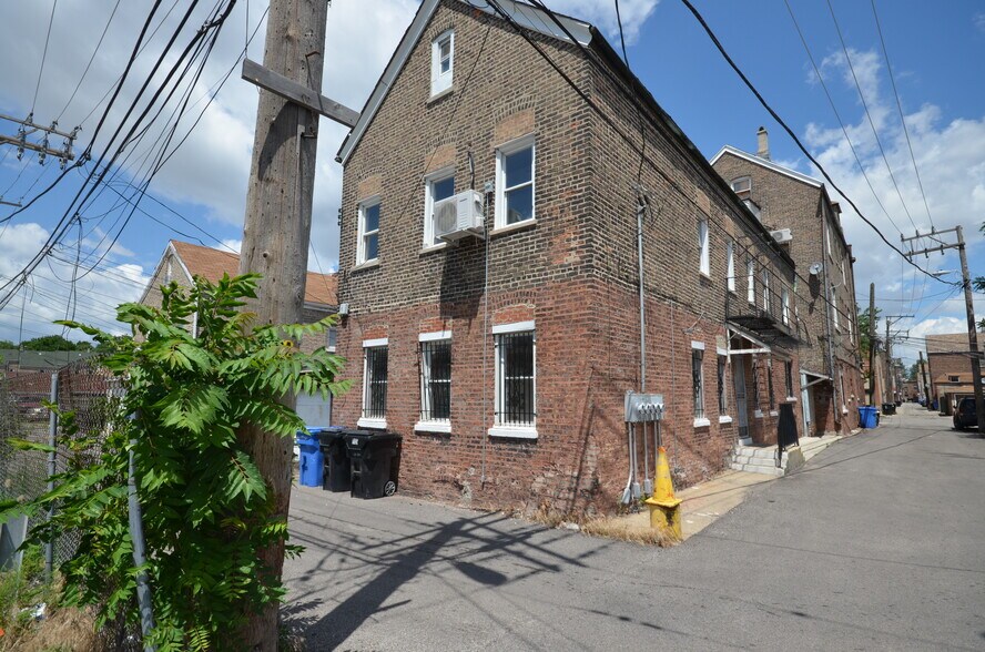 Building Photo - 2815 W 25th Pl