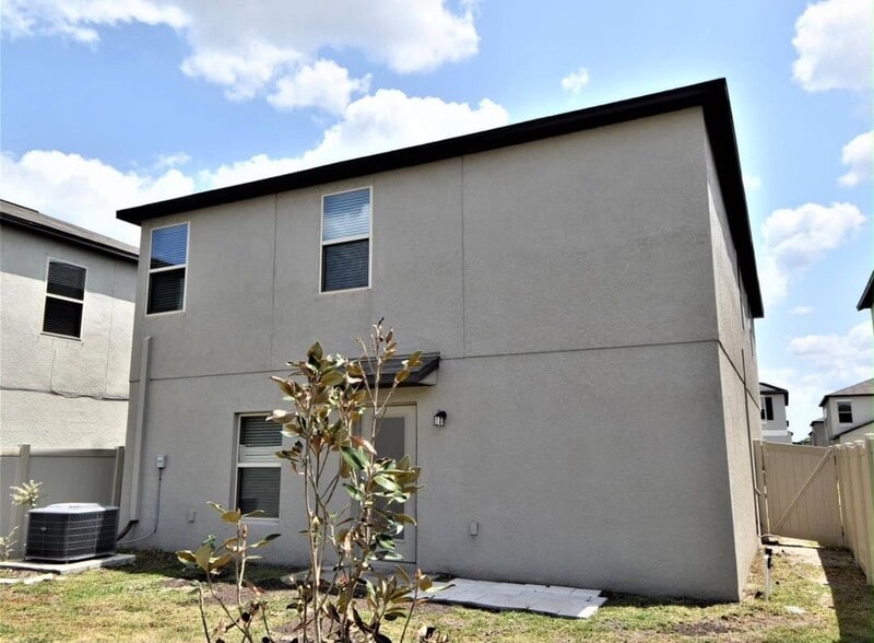 Building Photo - 10213 Cool Waterlily Ave