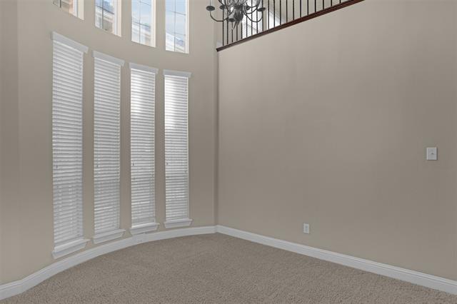 Building Photo - 1702 Tulare Dr