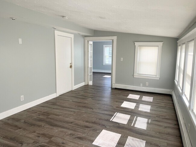 Building Photo - 70 Park St