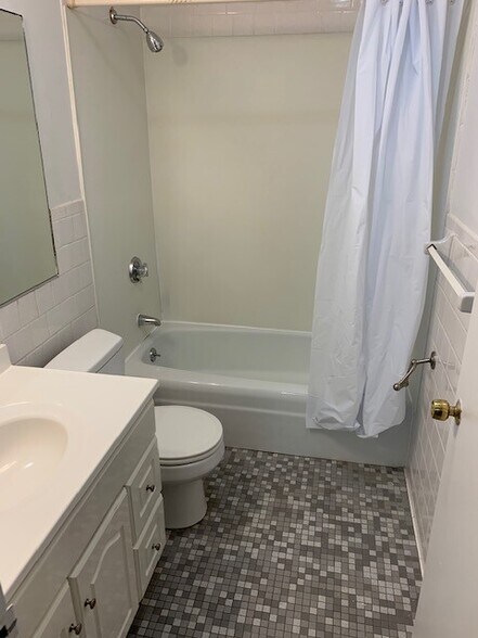 Building Photo - 6 Gerald Rd