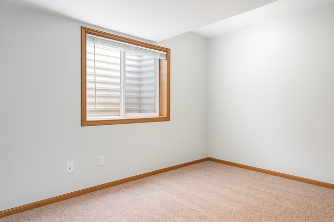 Building Photo - Modern Comfort & Space