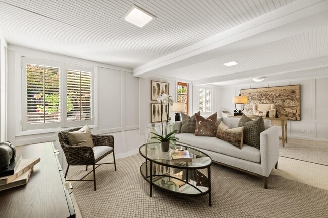 Building Photo - 105 Pepper Ave