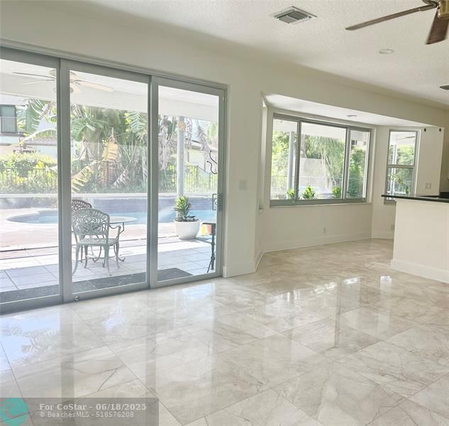 Building Photo - 4755 Chardonnay Dr