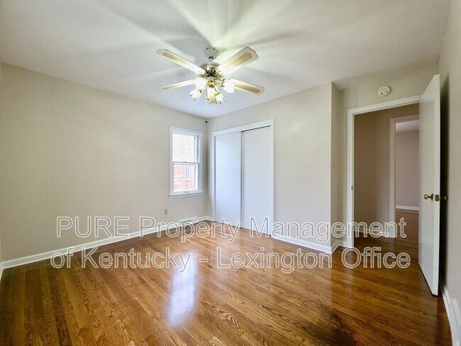 Building Photo - 3462 Lansdowne Dr