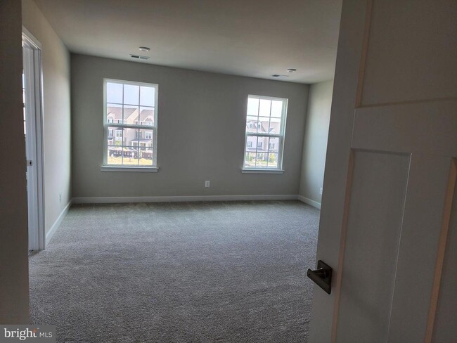 Building Photo - 844 New Castle Landing Dr