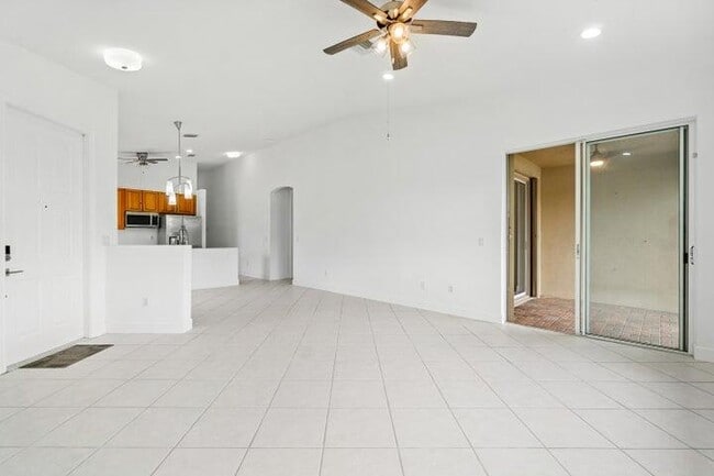 Building Photo - 8593 Mangrove Cay