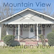 Building Photo - Modern Home in Central Location