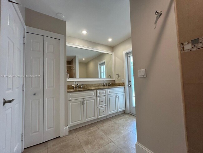 Building Photo - 7790 SW 127th St