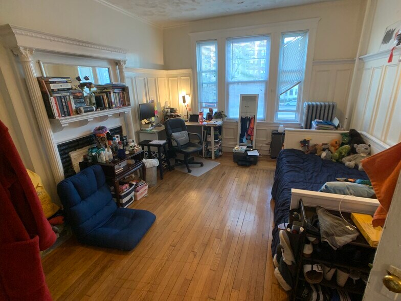 Building Photo - 1353 Commonwealth Avenue