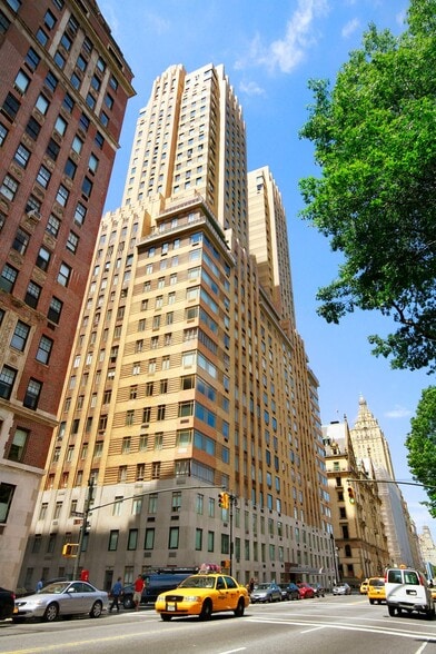 Building Photo - 115 Central Park West