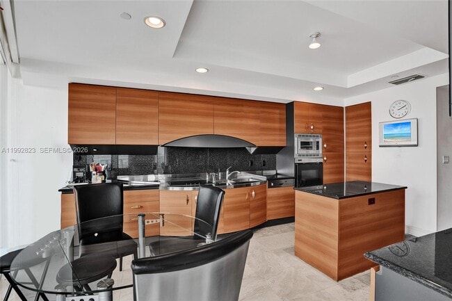 Building Photo - 19955 NE 38th Ct