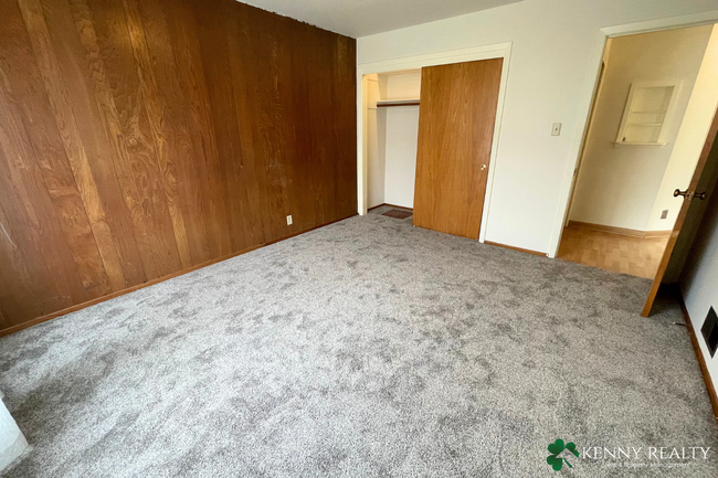 Building Photo - Upper 3 Bedroom, 2 Bathroom Unit of a Dupl...