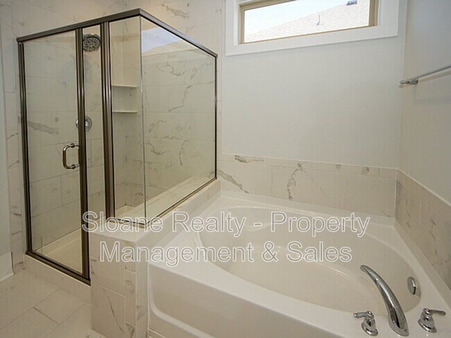 Building Photo - 2874 Stonestown Dr