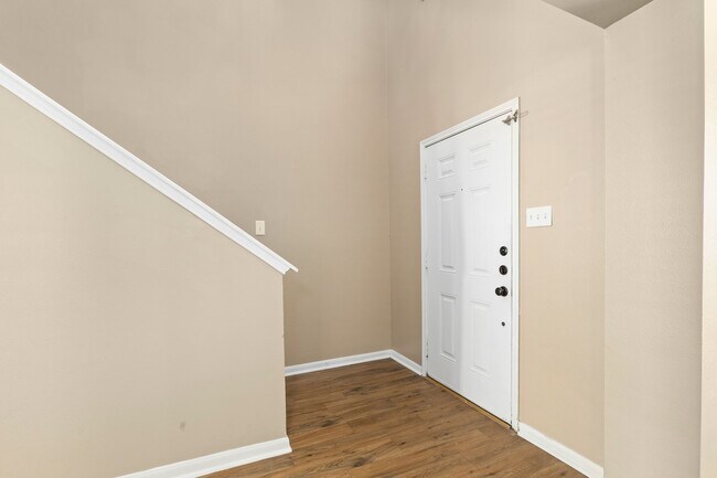 Building Photo - 16126 Taloncrest Dr