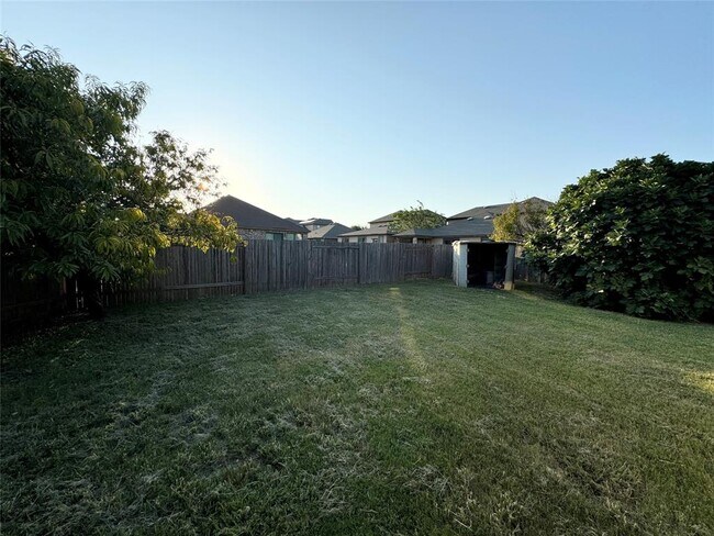 Building Photo - 1152 Hyde Park Dr