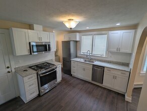 Building Photo - 185 Riverside Ave
