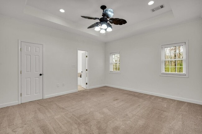 Building Photo - Renovated 4 bedroom 2 Bath Home for Rent!