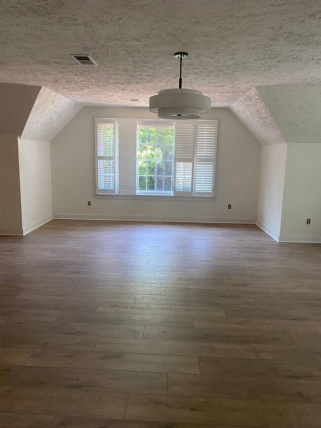Building Photo - 9301 Grist Mill Ct