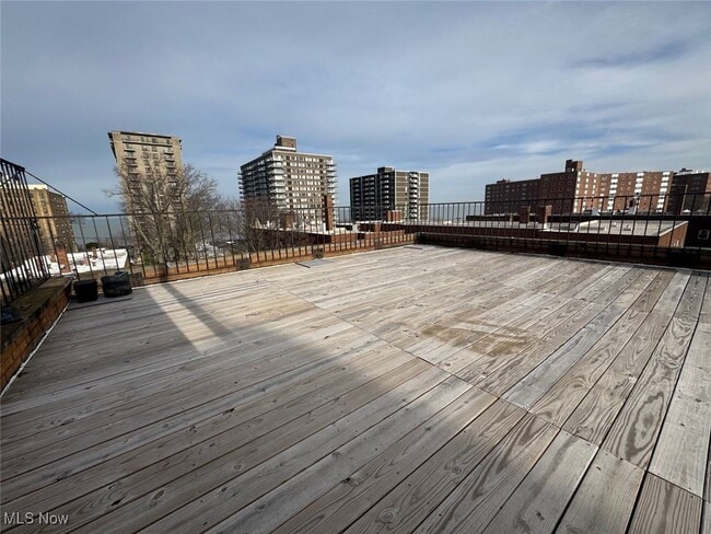 Building Photo - 12050 Lake Ave