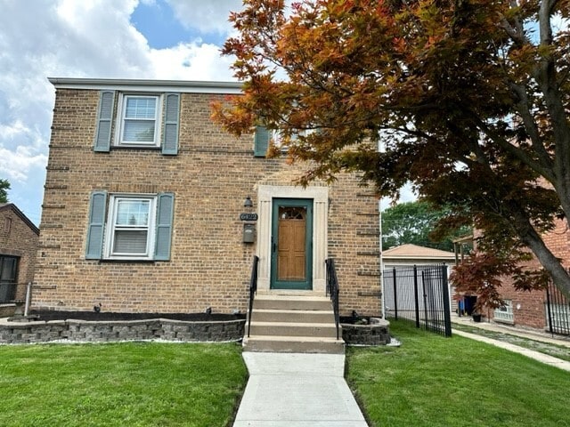 Building Photo - 6422 S Lawler Ave