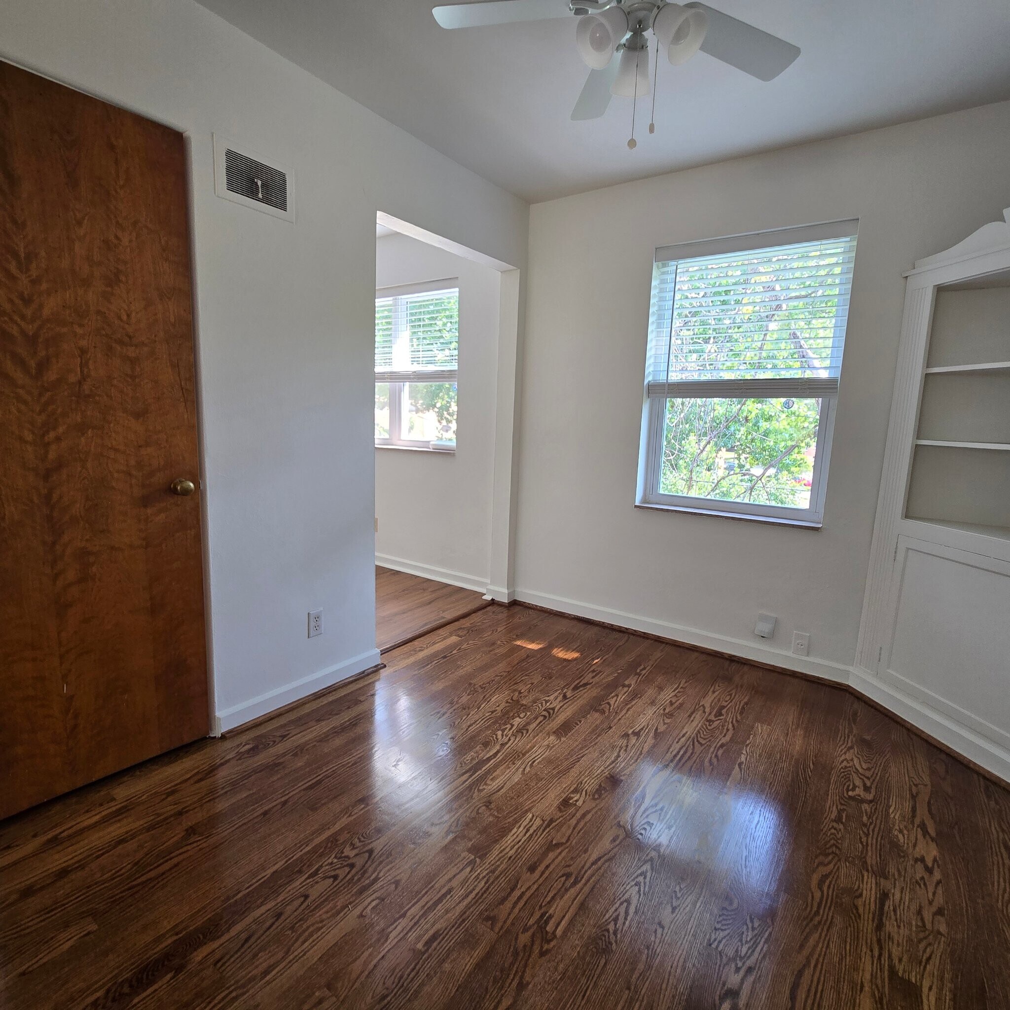 Building Photo - 6206 Nagel Ave
