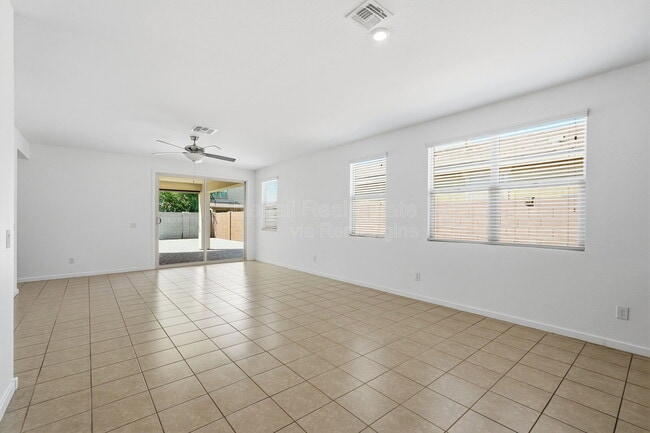 Building Photo - 13300 N 141st Ln