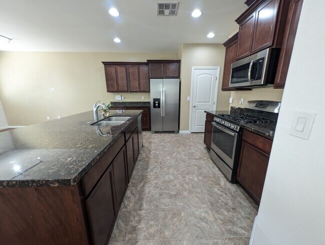 Building Photo - 3719 Gilmore Creek St