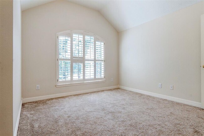 Building Photo - 5534 Chesapeake Pl