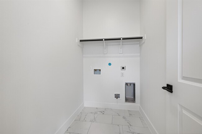 Building Photo - 4340 Avron Dr