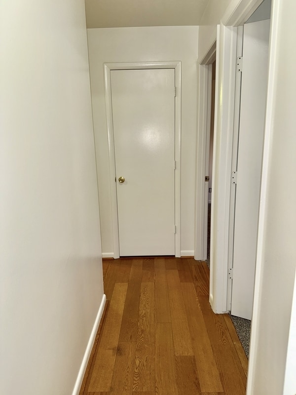 Building Photo - 966 Glendale St W