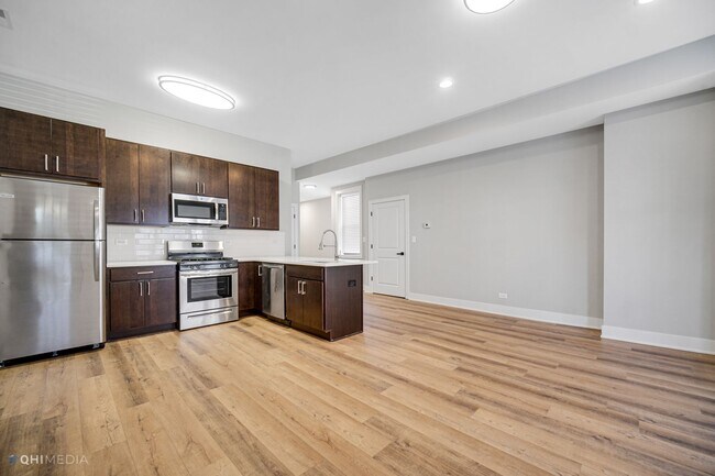 Building Photo - 2735 W Polk St