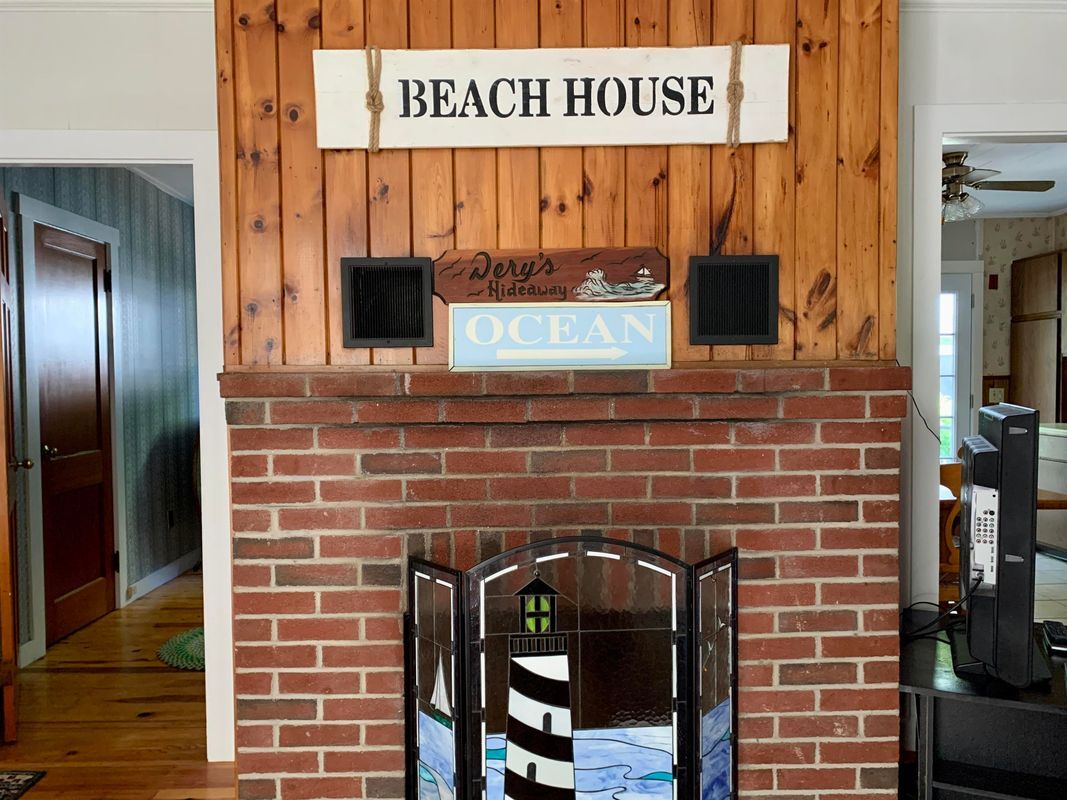 Building Photo - 67 Cable