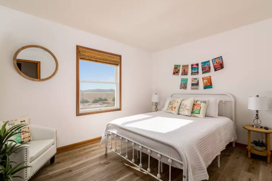 Building Photo - 10268 Cleveland Rd