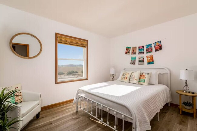 Building Photo - 10268 Cleveland Rd