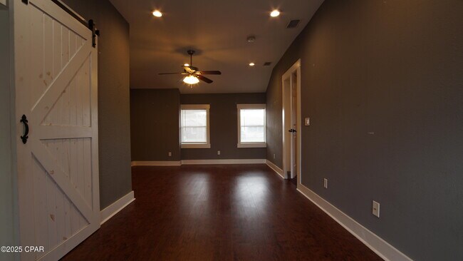 Building Photo - 205 N Macarthur Ave