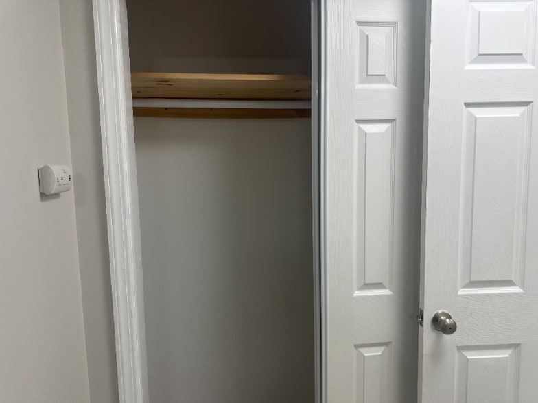 Building Photo - 9 Bentley Ave