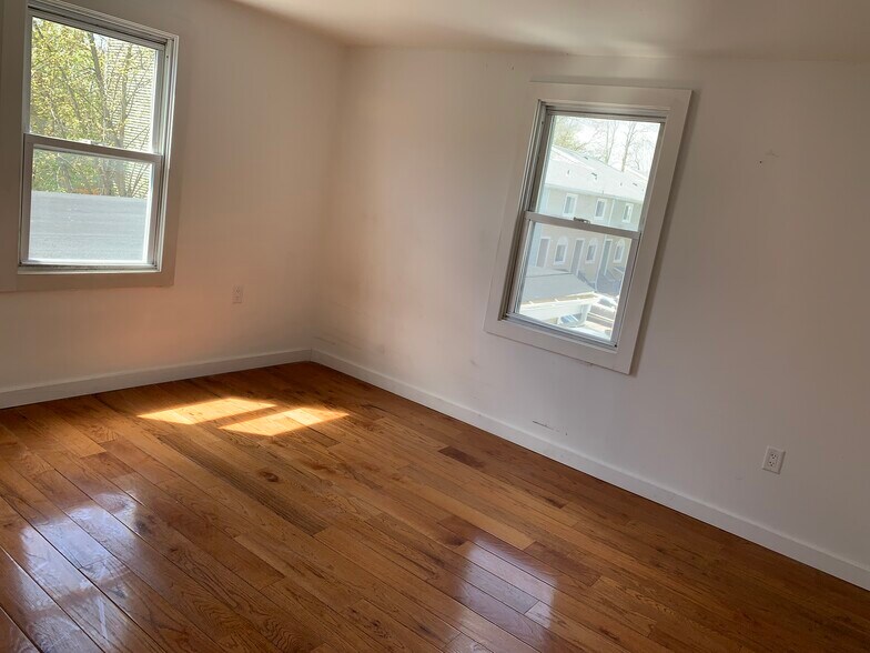 Building Photo - 424 Dixwell Ave