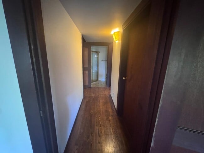 Building Photo - 415 Turney St