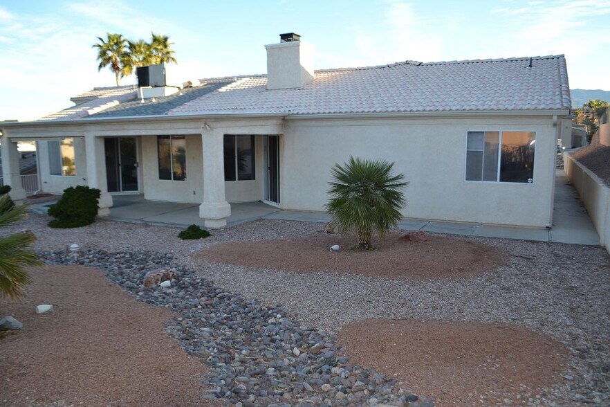 Building Photo - 651 Wayside Dr