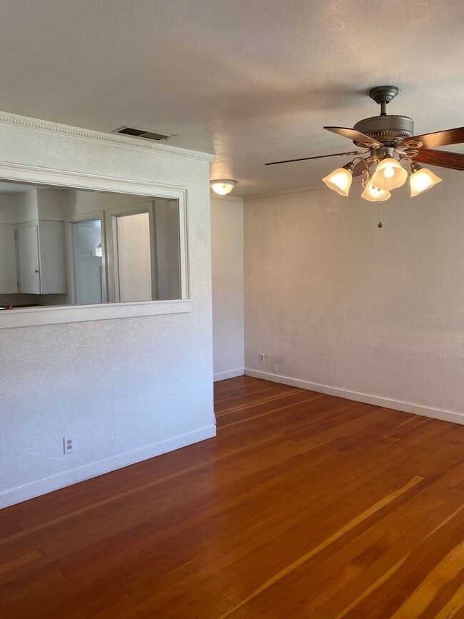 Building Photo - Now Available!! DESIREABLE LOS BANOS SOUTH...