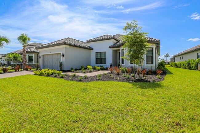 Building Photo - BRAND NEW** STUNNING POOL HOME**PROFESSIONALLY DECORATED**3 BEDS + DEN/ 3 FULL BATHS***ESPLANADE ...