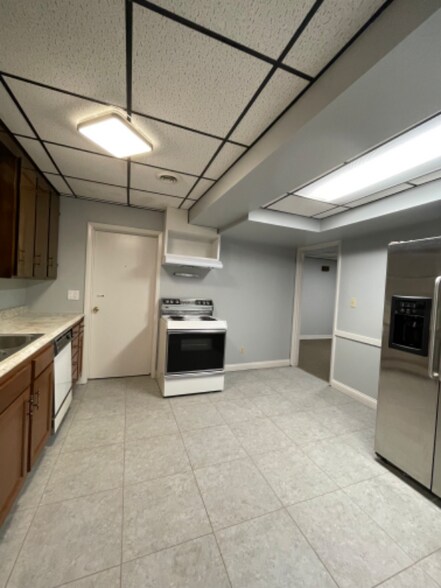 Building Photo - 1009 Spring St