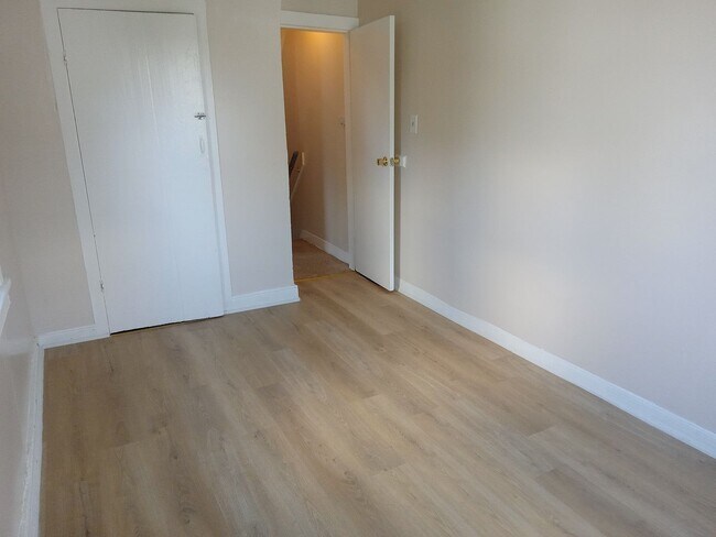 Building Photo - 19-21 Taylor