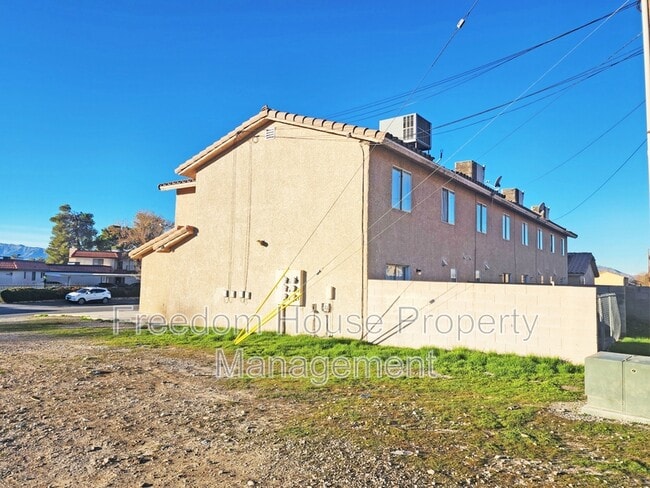 Building Photo - 670 Bourbon St