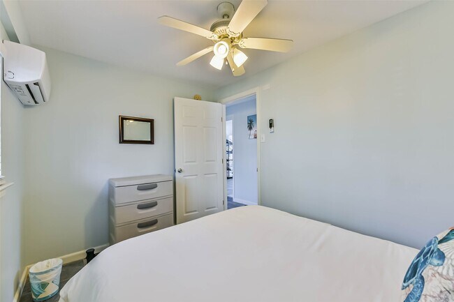 Building Photo - 16542 E Bayside Way