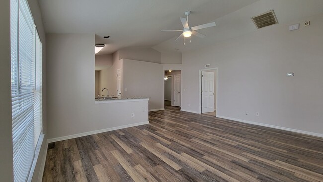 Building Photo - Remodeled 4 Bedroom 2 Bath Home